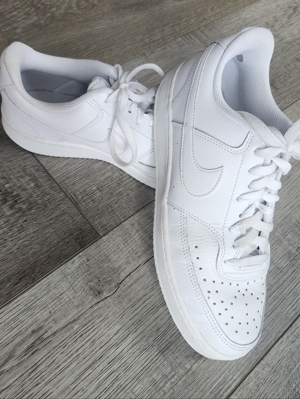 Women’s Nike Athletic Sneakers - Classic Low-Top Size 9